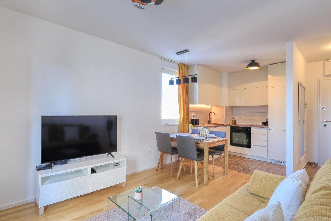 Barbara With Private Parking In The Garage Apartment Zadar Exterior photo